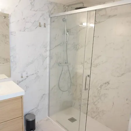 Puerto Banus - Modern Apartament, 2 Bedrooms Διαμέρισμα *